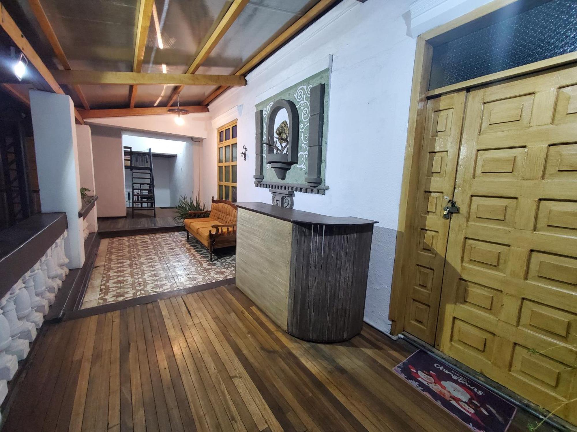 San Marcos Cultural & Guesthouse キト エクステリア 写真