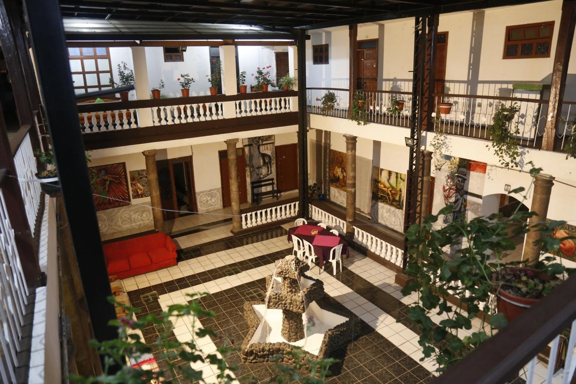 San Marcos Cultural & Guesthouse キト エクステリア 写真